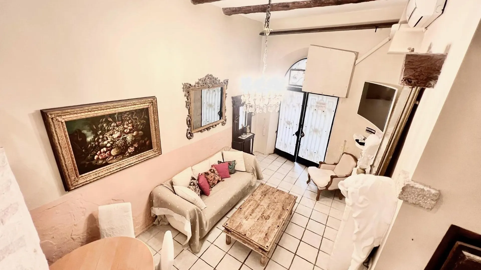 Apartamento ApartHotel Riviera - Old town Promenade des Anglais- Esprit Villa 2 pas de la plage Niza