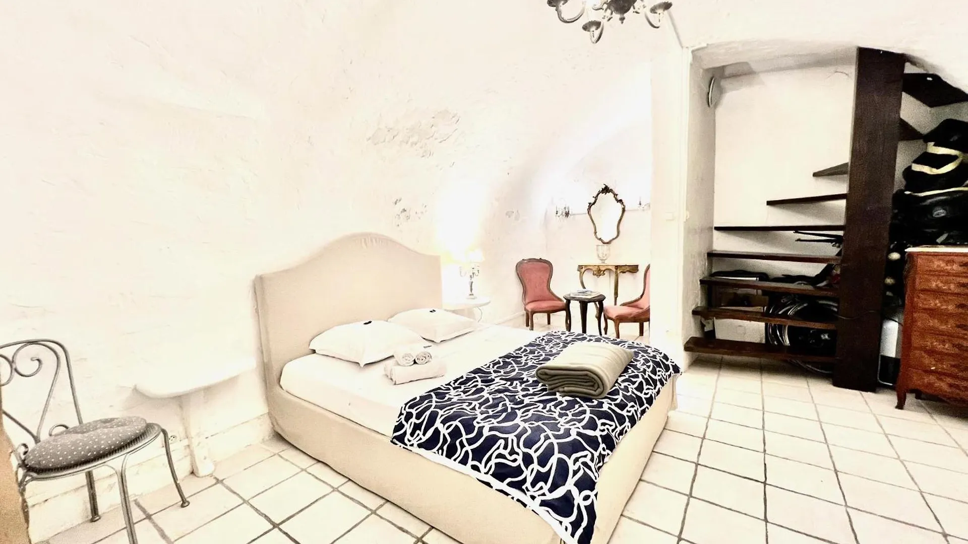 ApartHotel Riviera - Old town Promenade des Anglais- Esprit Villa 2 pas de la plage Niza Francia